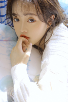 女人带毛的真人图片